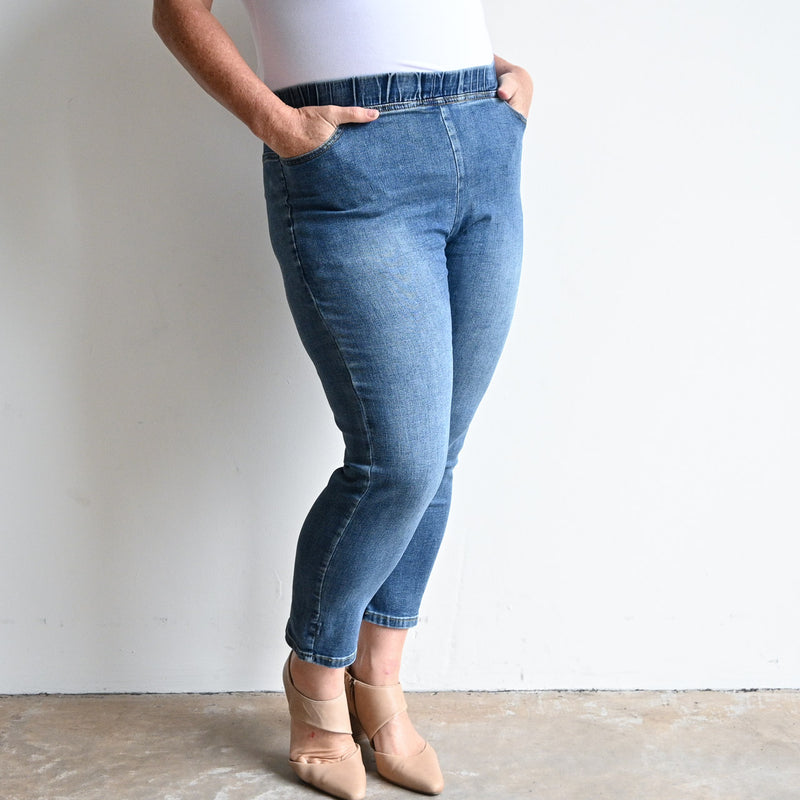 Capri Jeans - Stretch Denim Pull-On Pant - KOBOMO