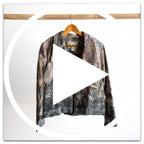 <div style="padding:100% 0 0 0;position:relative;"><iframe src="https://player.vimeo.com/video/1151790643?badge=0&amp;autopause=0&amp;player_id=0&amp;app_id=58479" frameborder="0" allow="autoplay; fullscreen; picture-in-picture; clipboard-write; encrypted-media; web-share" style="position:absolute;top:0;left:0;width:100%;height:100%;" title="Gallery Crop Jacket by Escape - Almasa - 32496"></iframe></div><script src="https://player.vimeo.com/api/player.js"></script>
