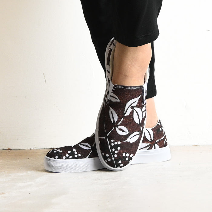 Slip-on Canvas Shoes - Island Leaves
