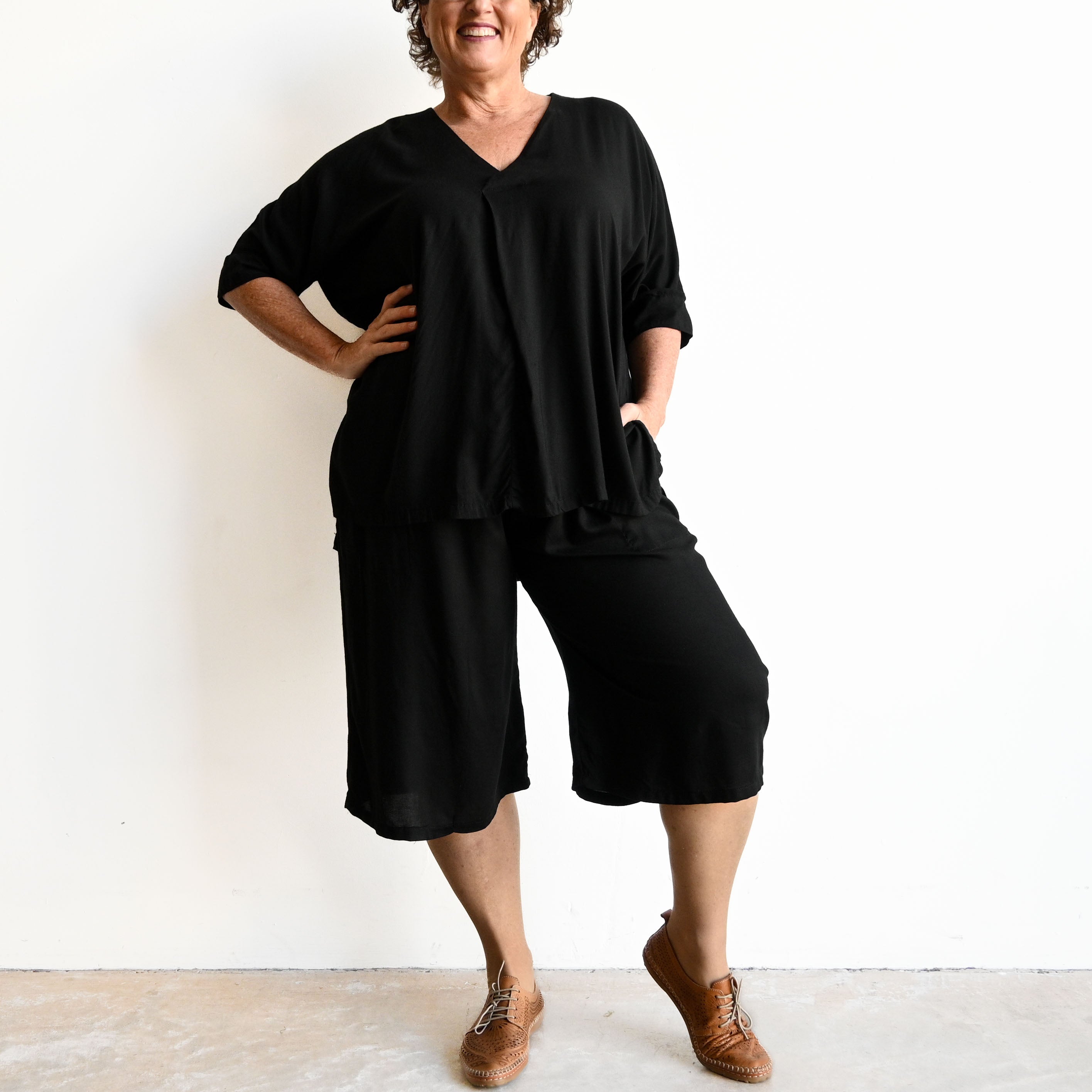 Zen Drawstring Shorts - Below-the-knee