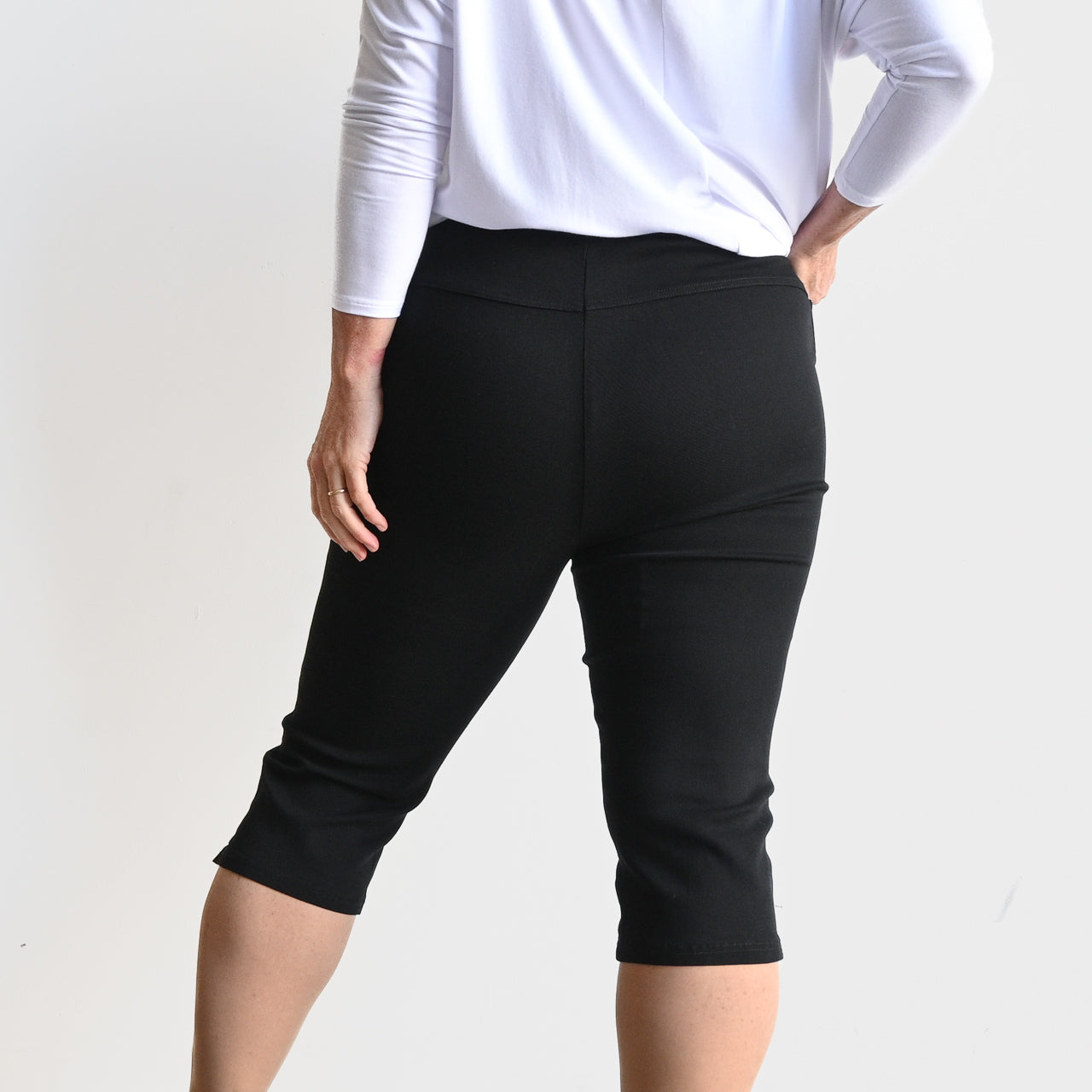 Pull-On Stretch Pant - Short -  KOBOMO