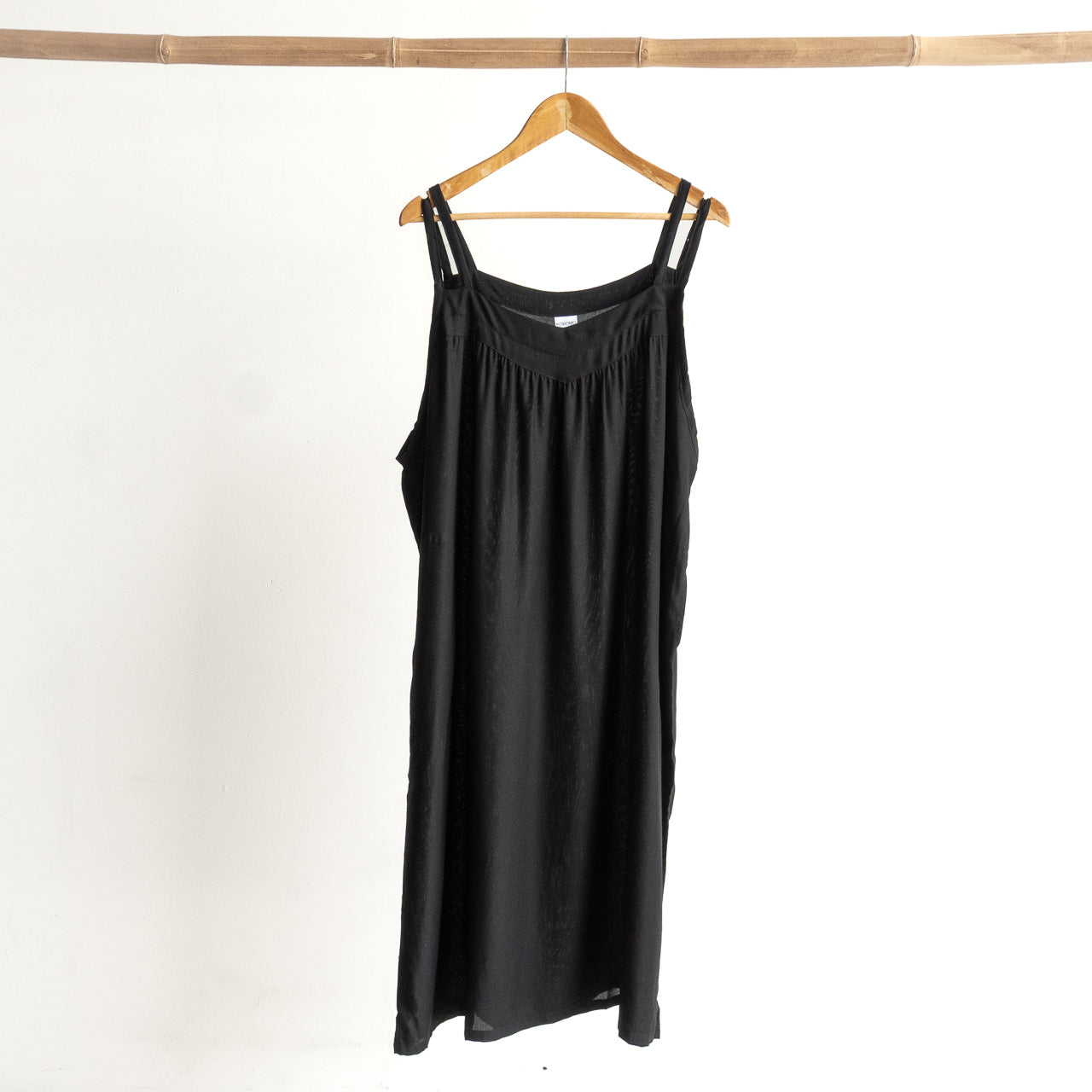 Shoestring midi sundress in a loose style in black
