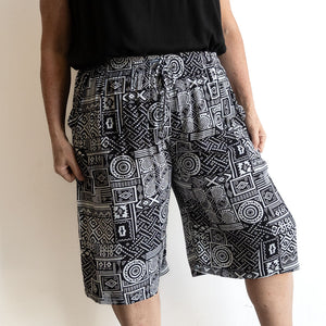 Zen Drawstring Shorts - Below-the-knee - Geometric