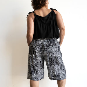 Zen Drawstring Shorts - Below-the-knee - Geometric