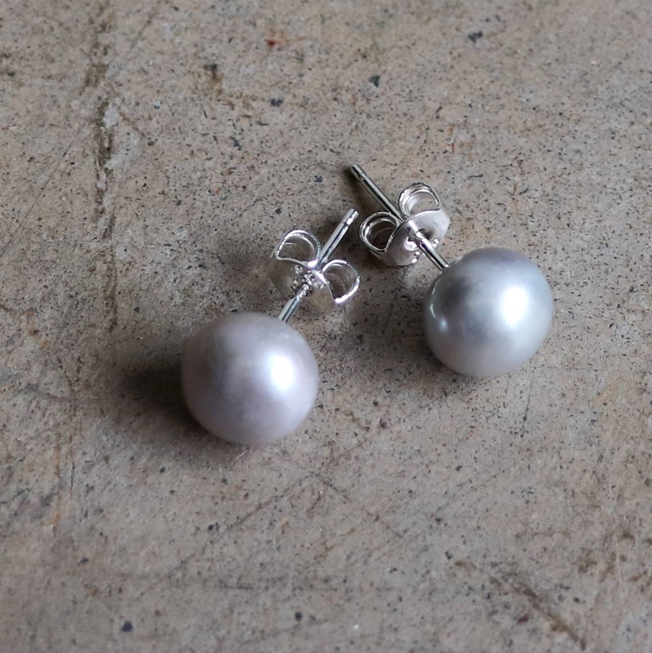 Baroque pearl earrings on 925 silver posts.