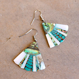 By The Sea Shore Earrings / Mother Of Pearl Shell / Fin - Light.