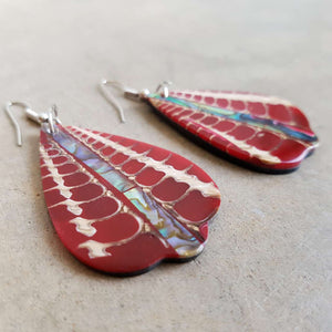 By The Sea Shore Earrings / Mother Of Pearl Shell / Red Fan.