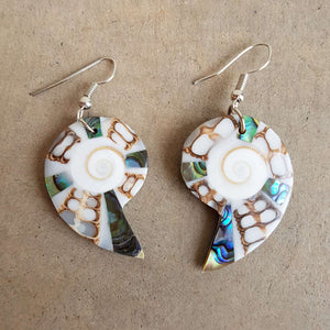 By The Sea Shore Earrings / Mother Of Pearl Shell / Shell - Lighter. 