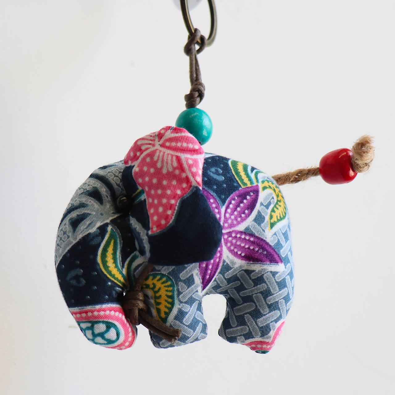 Elephant keyring top