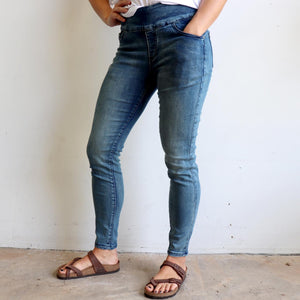 Shaper Denim Jeans - mid-rise stretch pull-on jegging in plus size. 