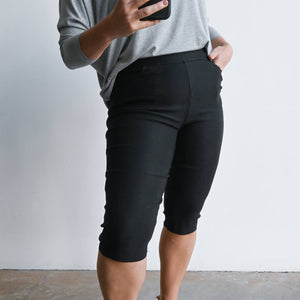 Short capri stretch pants with pockets - black, white, navy blue and olive  green – KOBOMO
