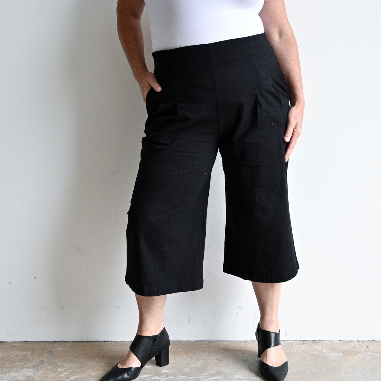 Wide Leg Crop Pants in Stretch Linen – KOBOMO
