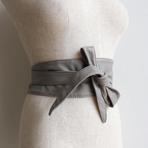 Wrap‘n’Tie Belt - Women’s Obi style wrap-around leather-look waist sash. Dove Grey.